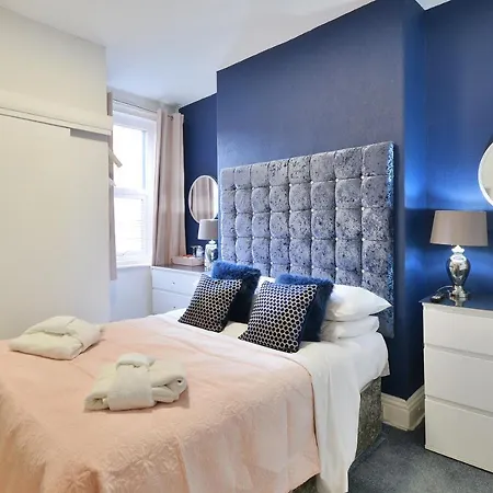 At 153 Only 3* Scarborough