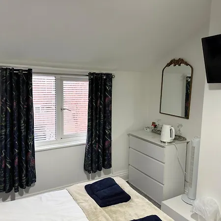 Gasthuis At 153 Only