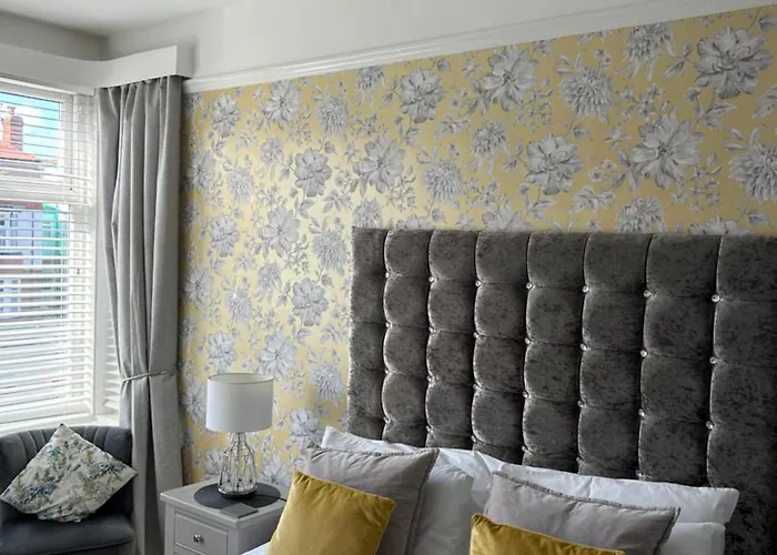 At 153 Only 3* Scarborough