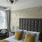 At 153 Only 3* Scarborough