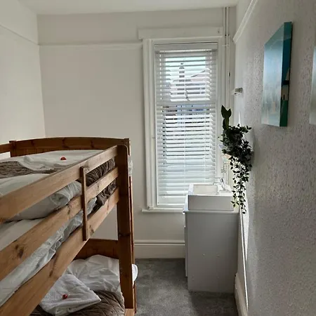 Casa de hóspedes At 153 Only 3*