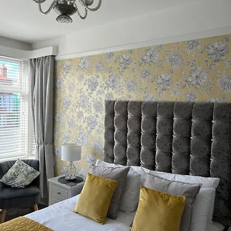 At 153 Only 3* Scarborough